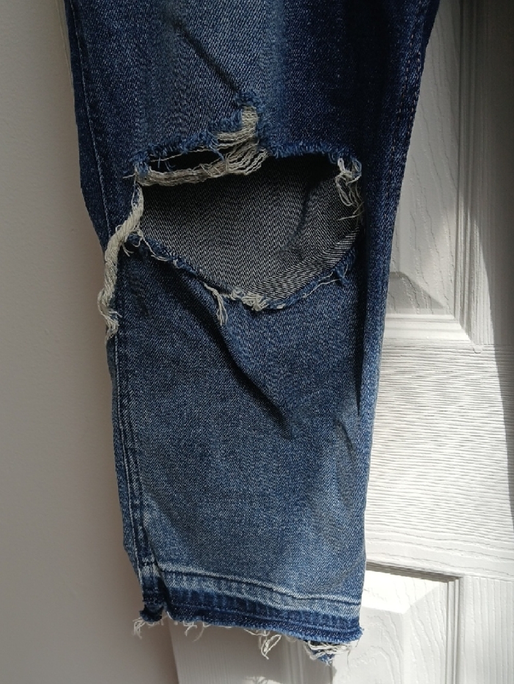 Hollister High Rise Slim Straight Vintage Stretch Cropped Distressed Jeans 13S - Picture 4 of 16